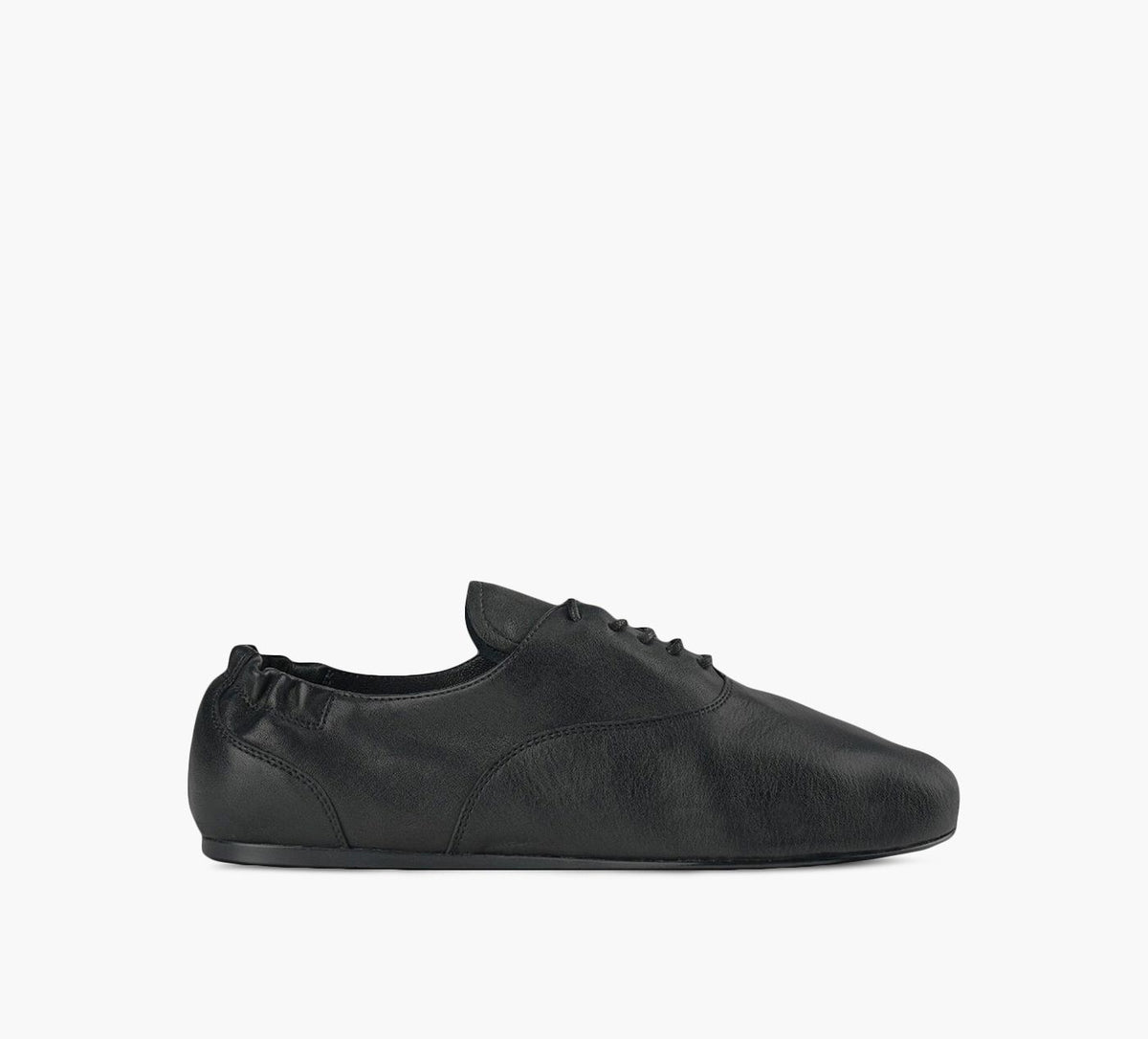 ROWENN LOU in BLACK