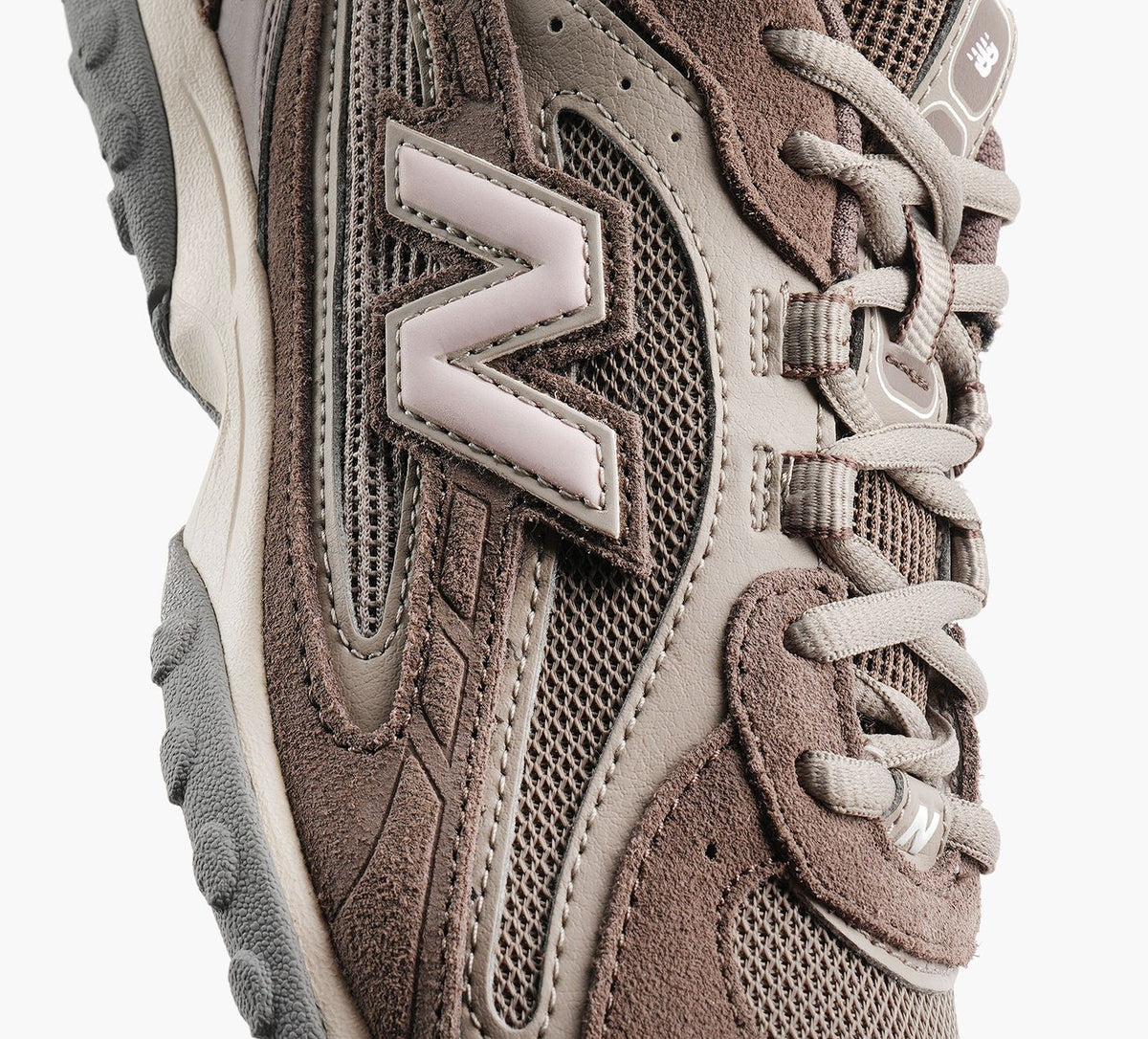 NEW BALANCE 204L en BRUN vue 1b