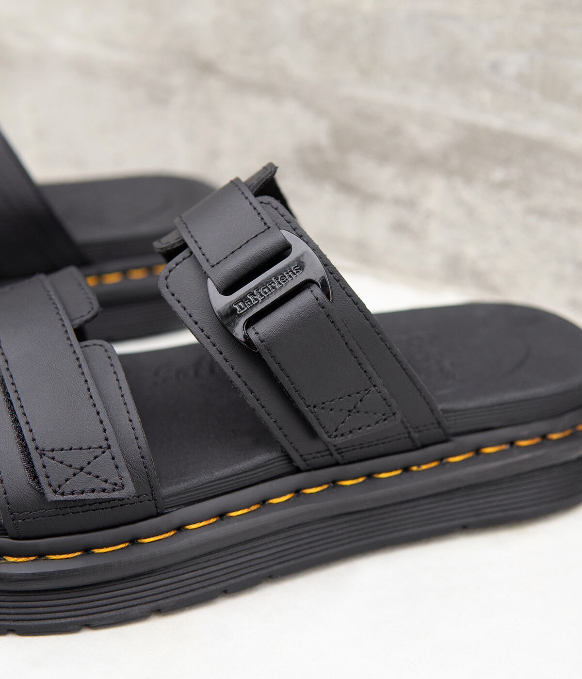 Mens doc clearance marten sandals