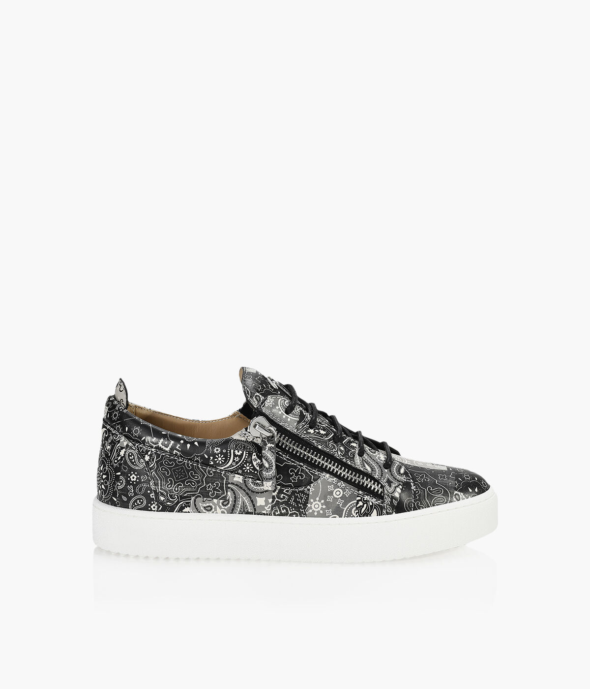 Giuseppe zanotti true to size online