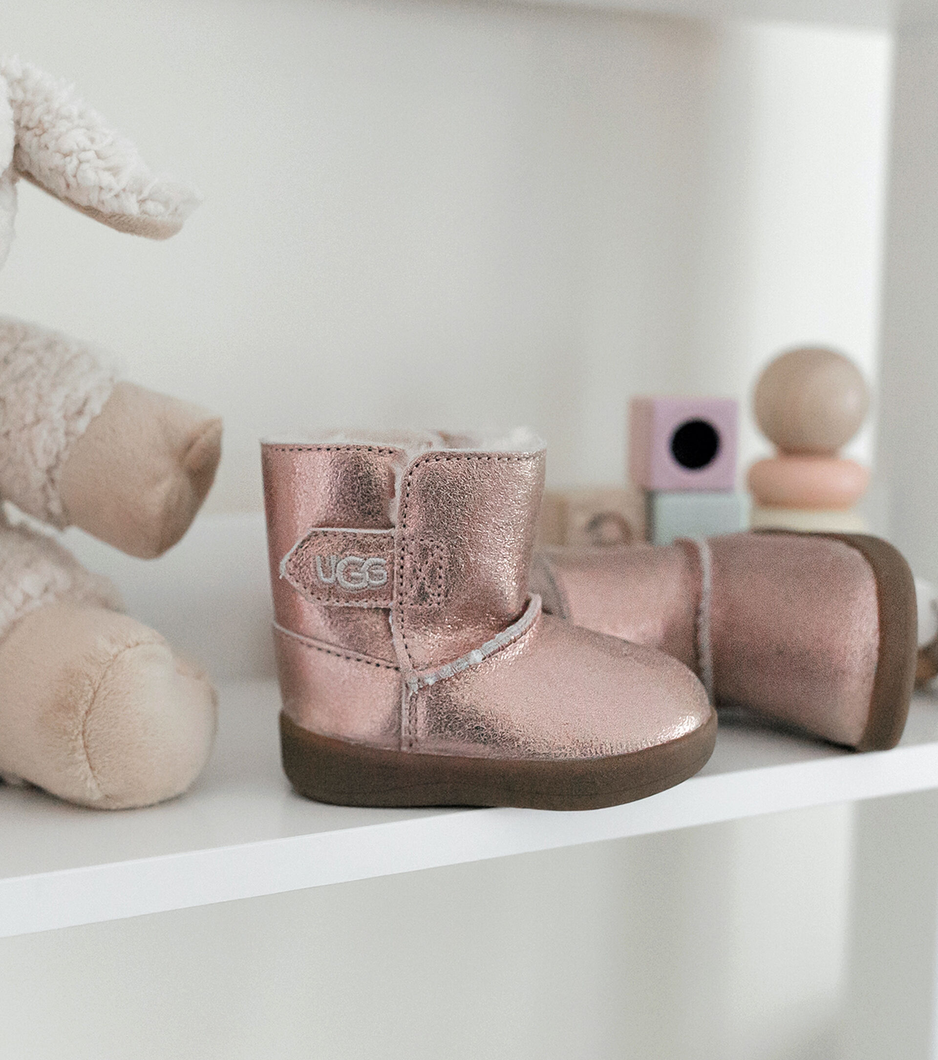 keelan glitter genuine shearling boot