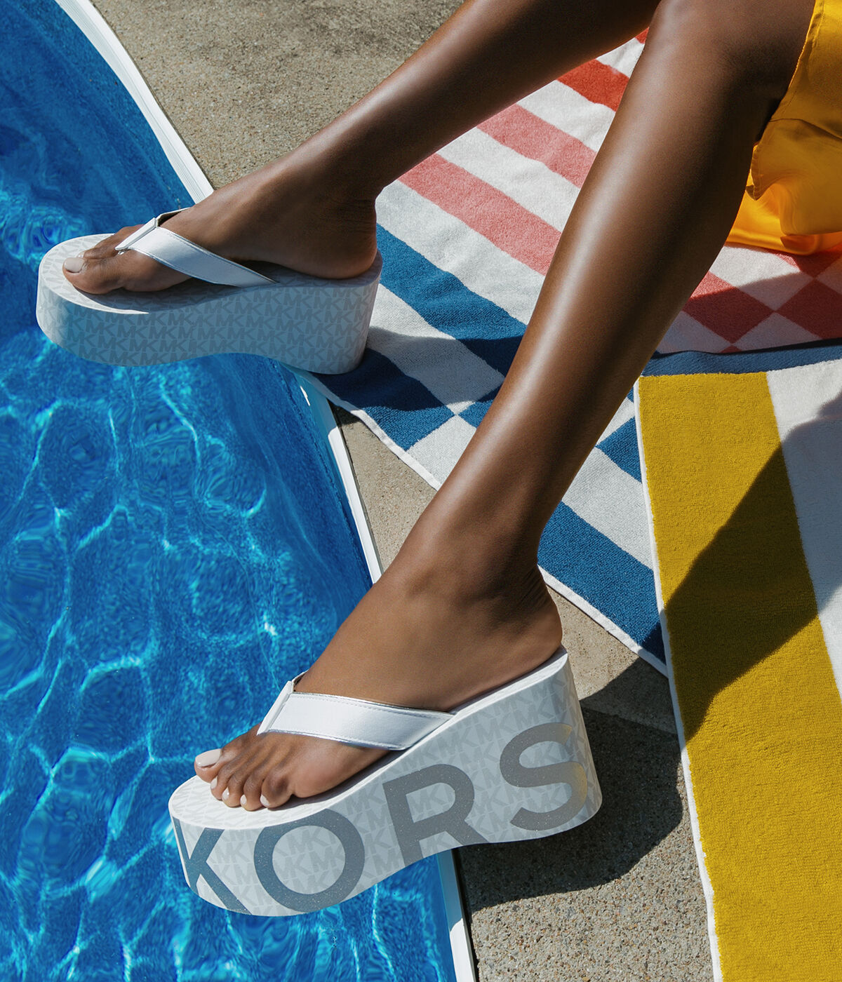 Michael kors benny flip flops store