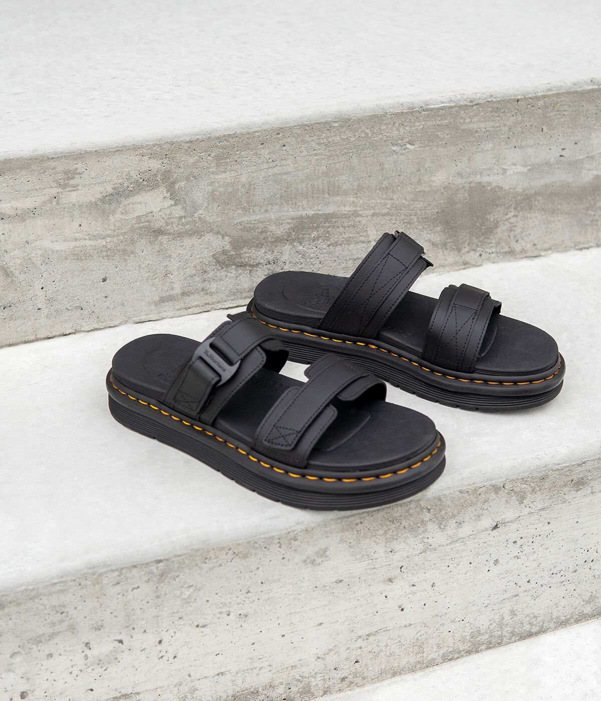 DR. MARTENS CHILTON Black Leather Browns Shoes