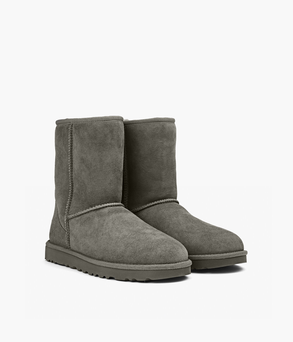 Ugg classic best sale short ii