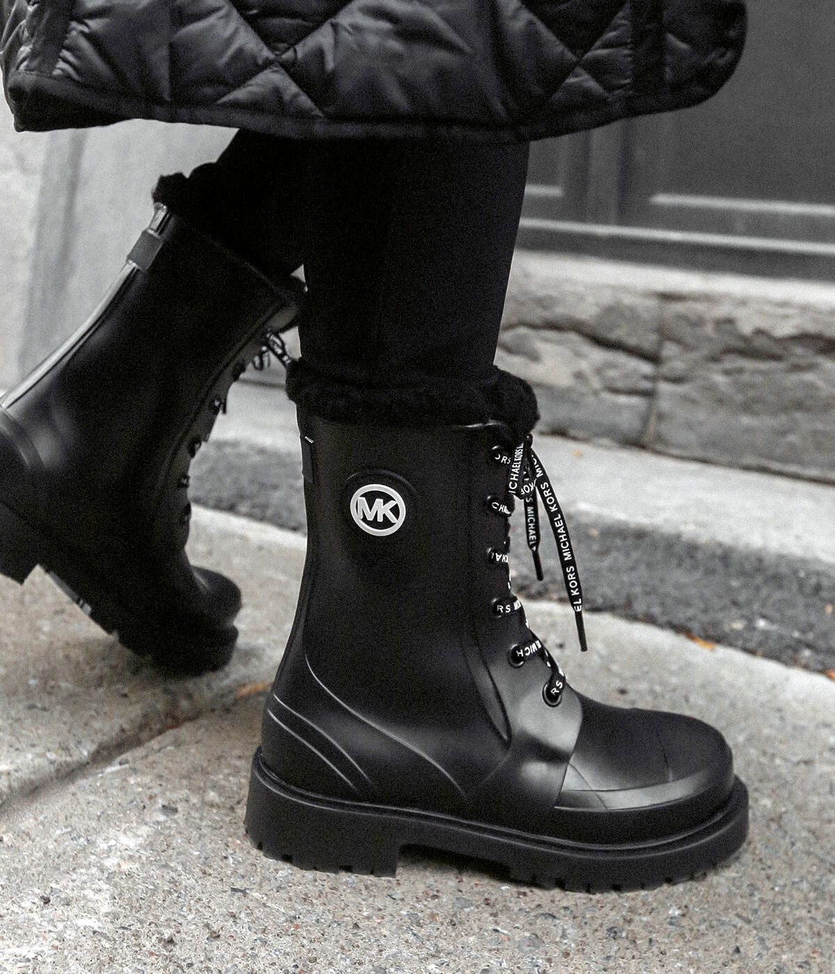 MICHAEL MICHAEL KORS MONTAIGNE RAINBOOT Black Rubber Browns Shoes