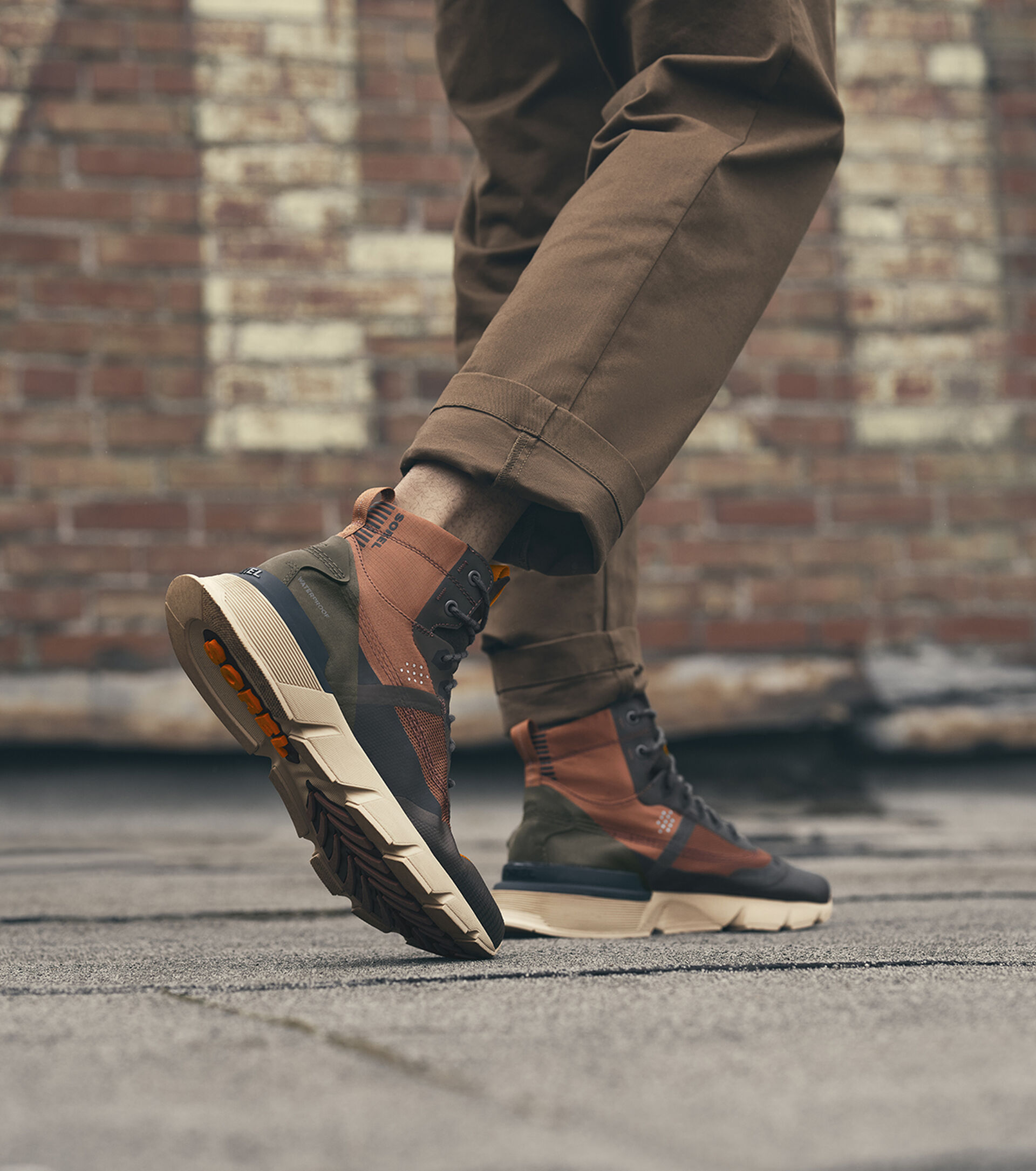 SOREL RUSH MID WP Browns Shoes