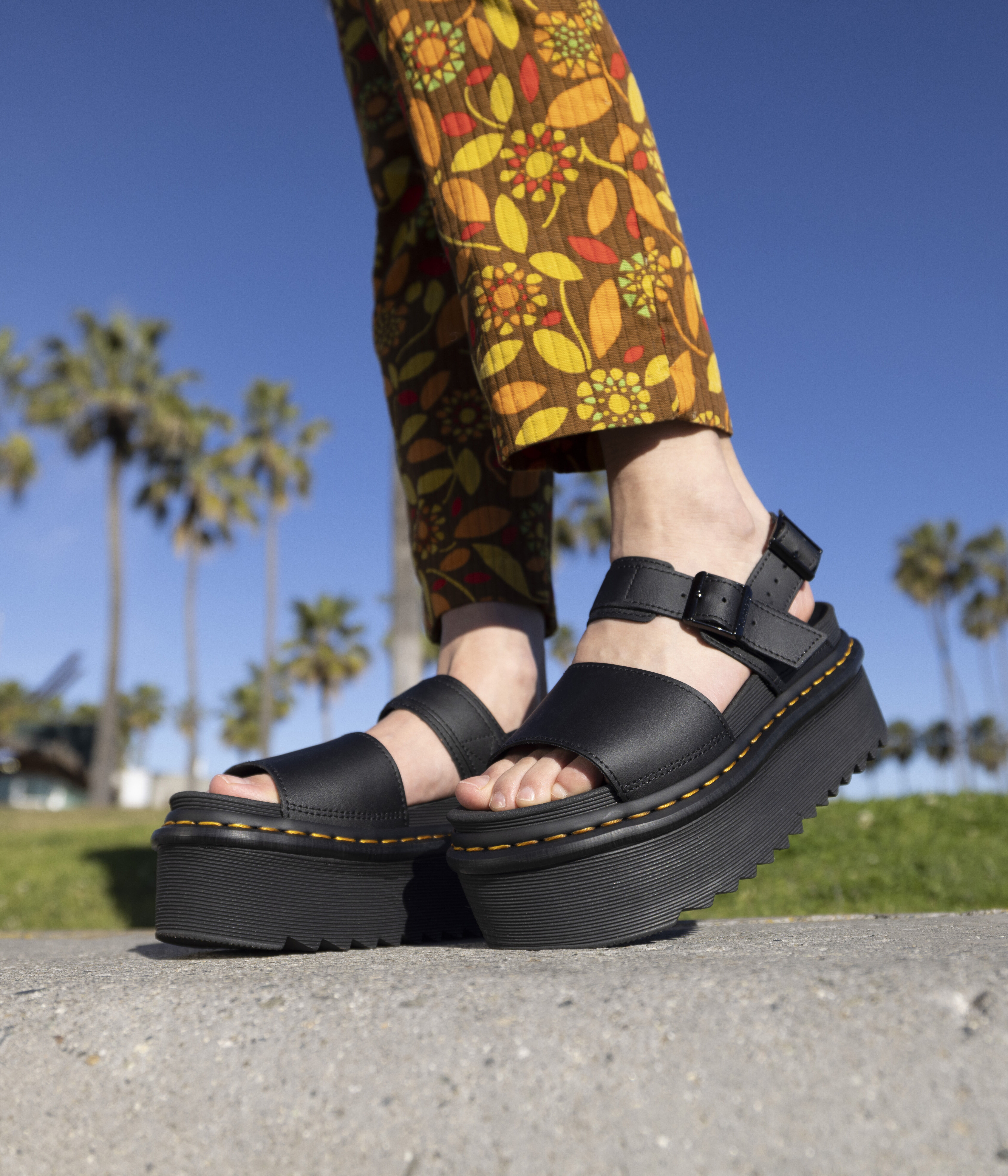 Dr martens sandals voss best sale