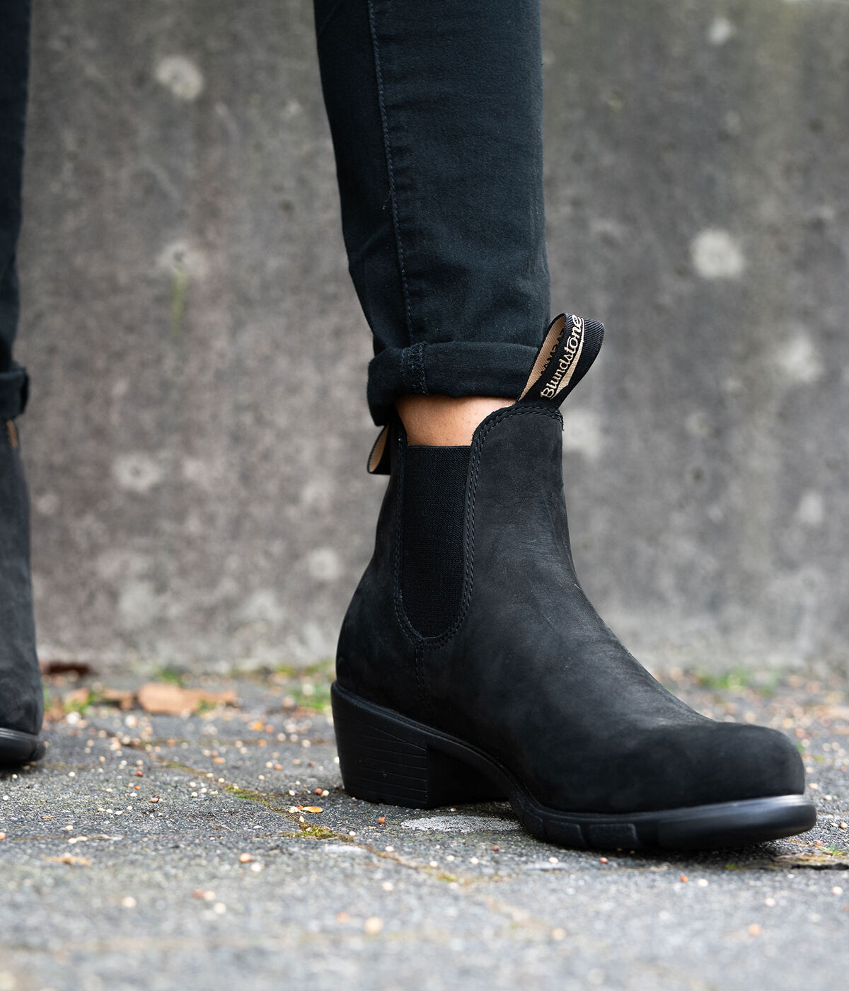 blundstone heel height