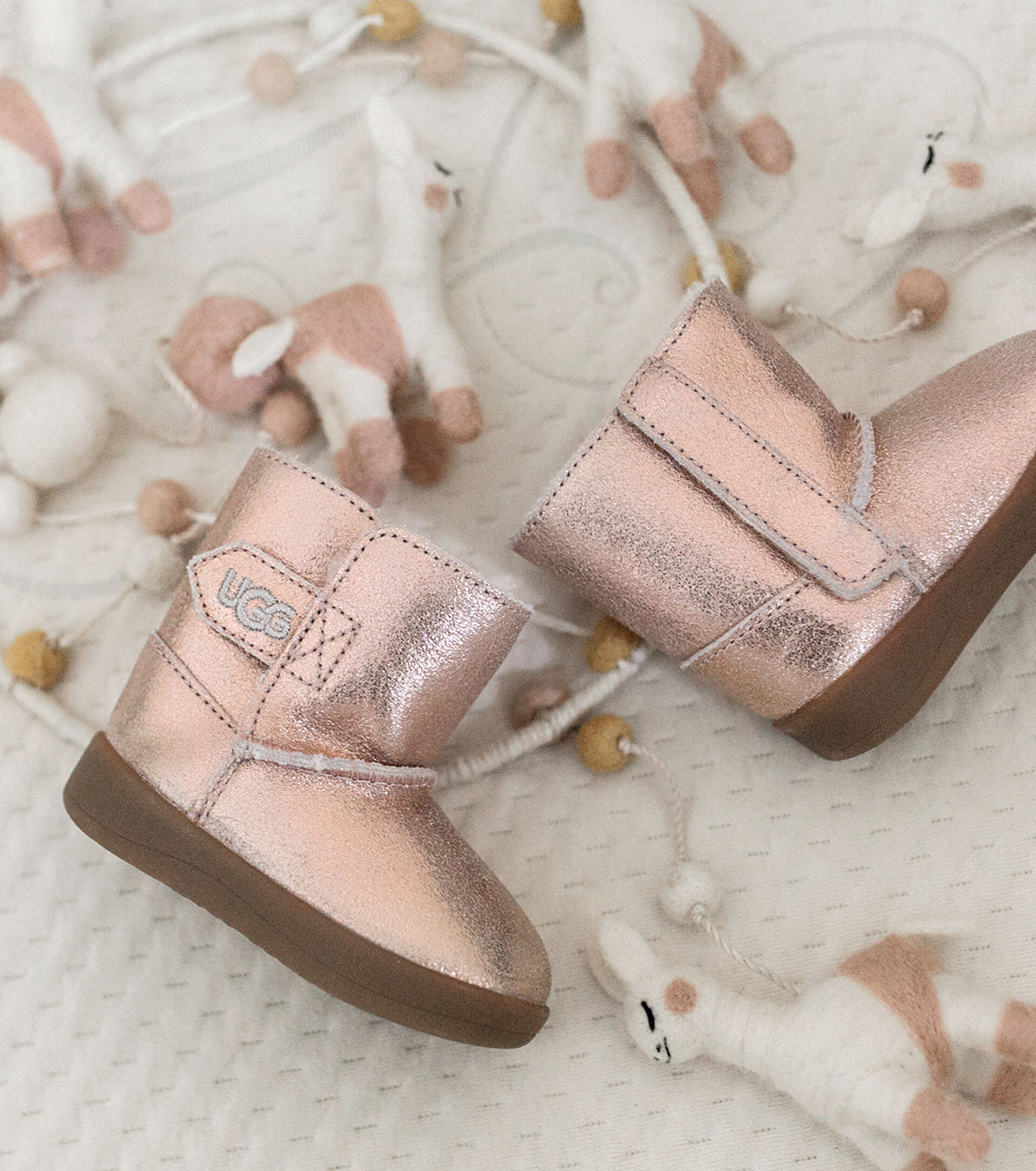 keelan glitter genuine shearling boot
