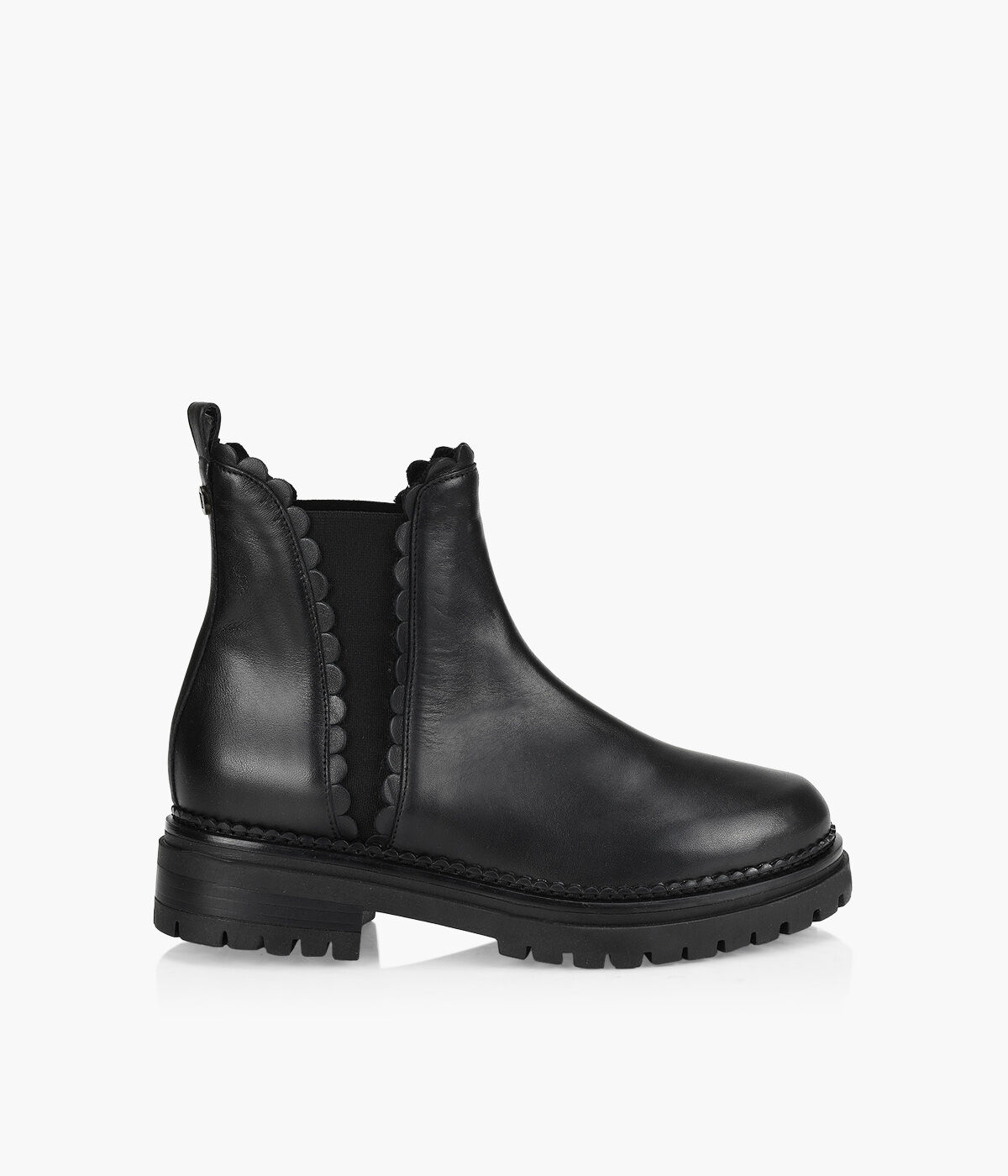 Brown flat online chelsea boots womens