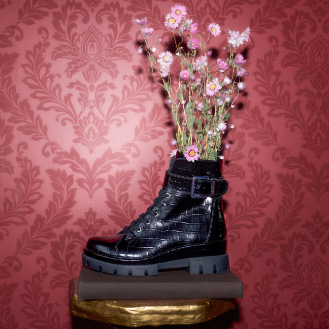 Image 12: Shop Boots