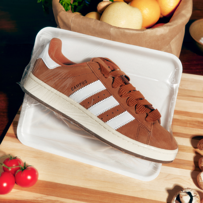 Image 13: Shop Sneakers